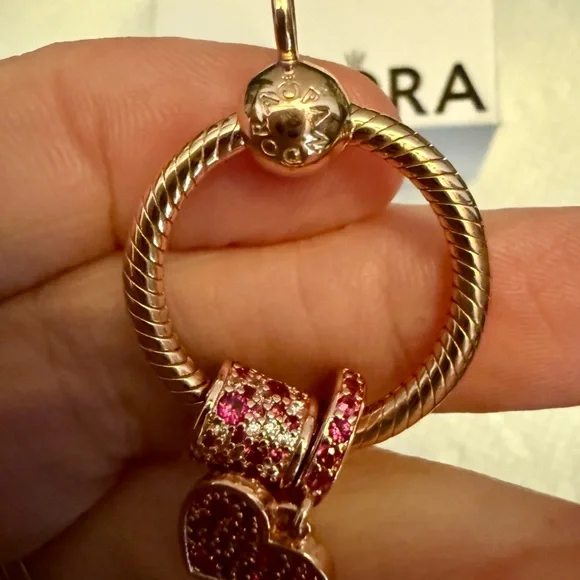 Pandora rose gold holder with charms - Picture 5 of 7